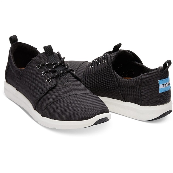 toms sneakers black